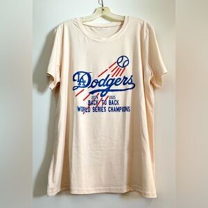 Los Angeles Dodgers Back to Back World Series 2025 Cream Short Sleeve Tee NWOT